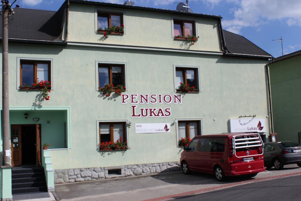 Pension Lukas Karlovy Vary Esterno foto